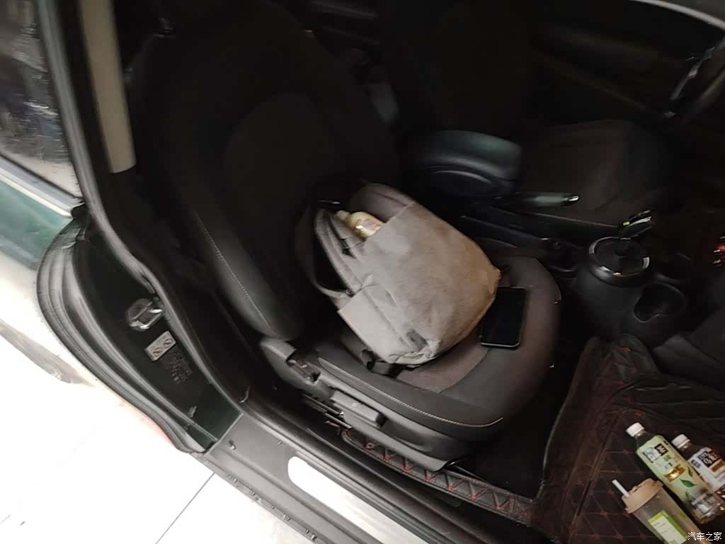 Mini ONE, 2018 16