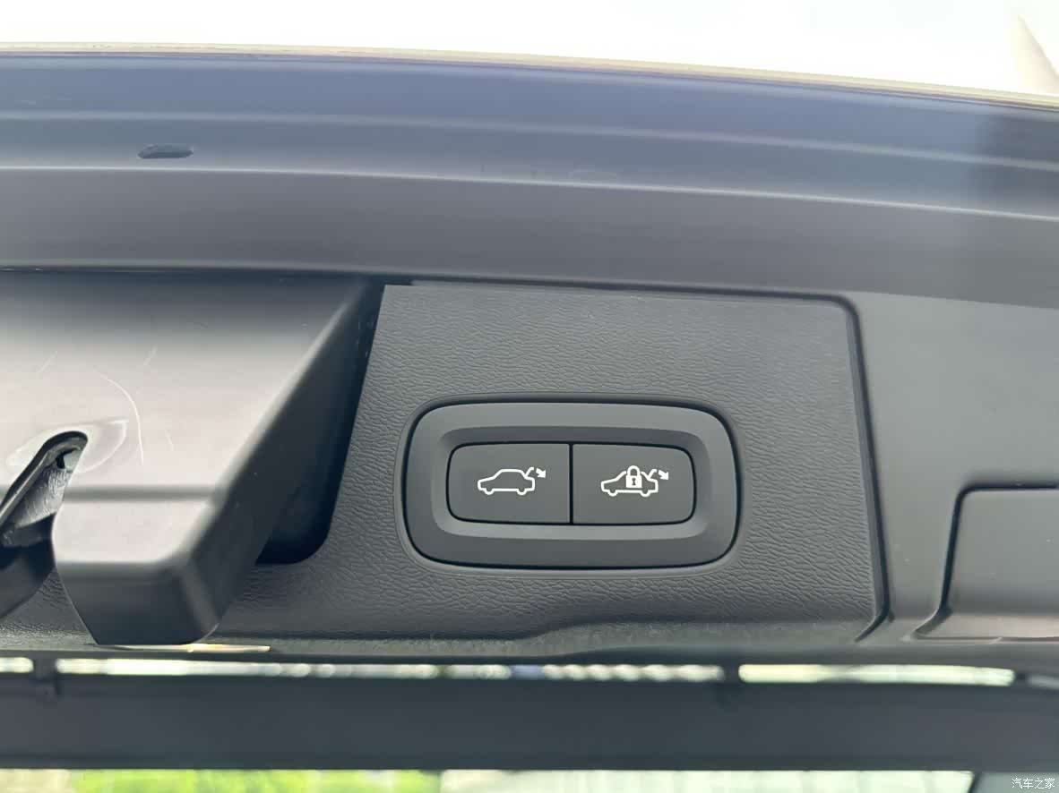 Volvo XC60, 2023 10