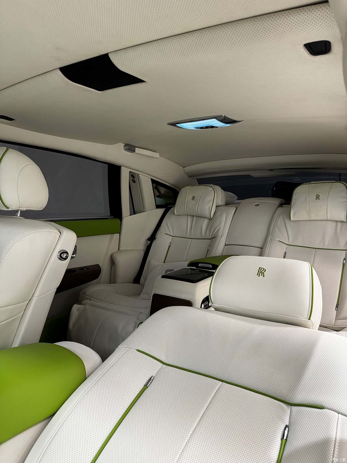 Rolls-Royce Phantom, 2010 все фото
