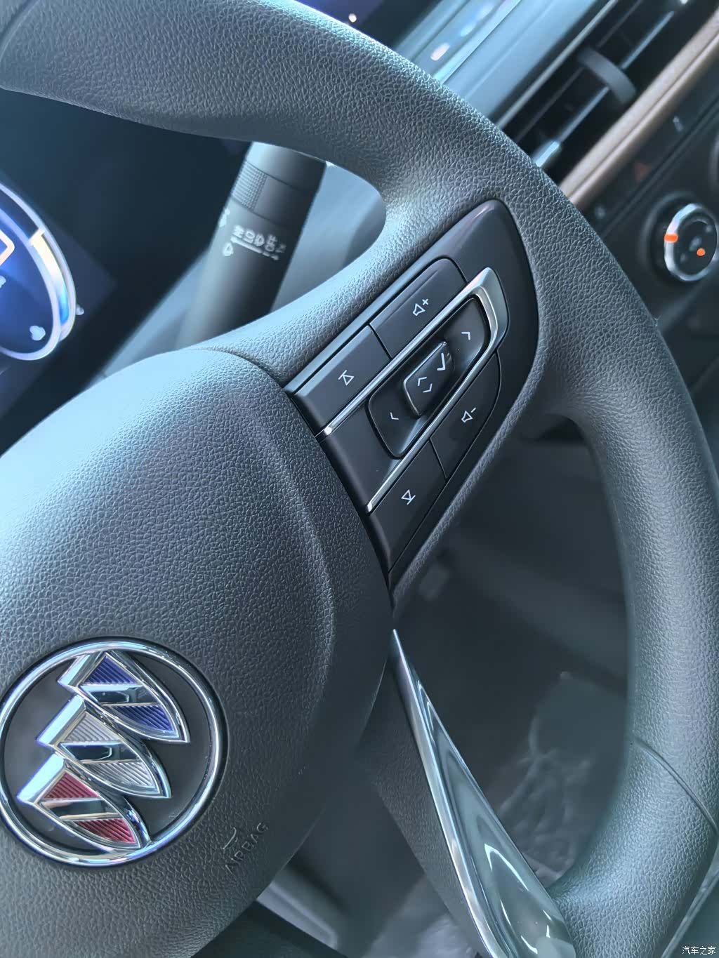 Buick Verano, 2023 23