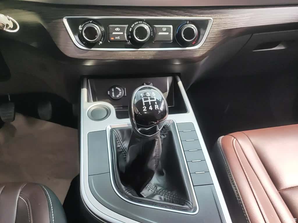 DongFeng T5, 2022 14