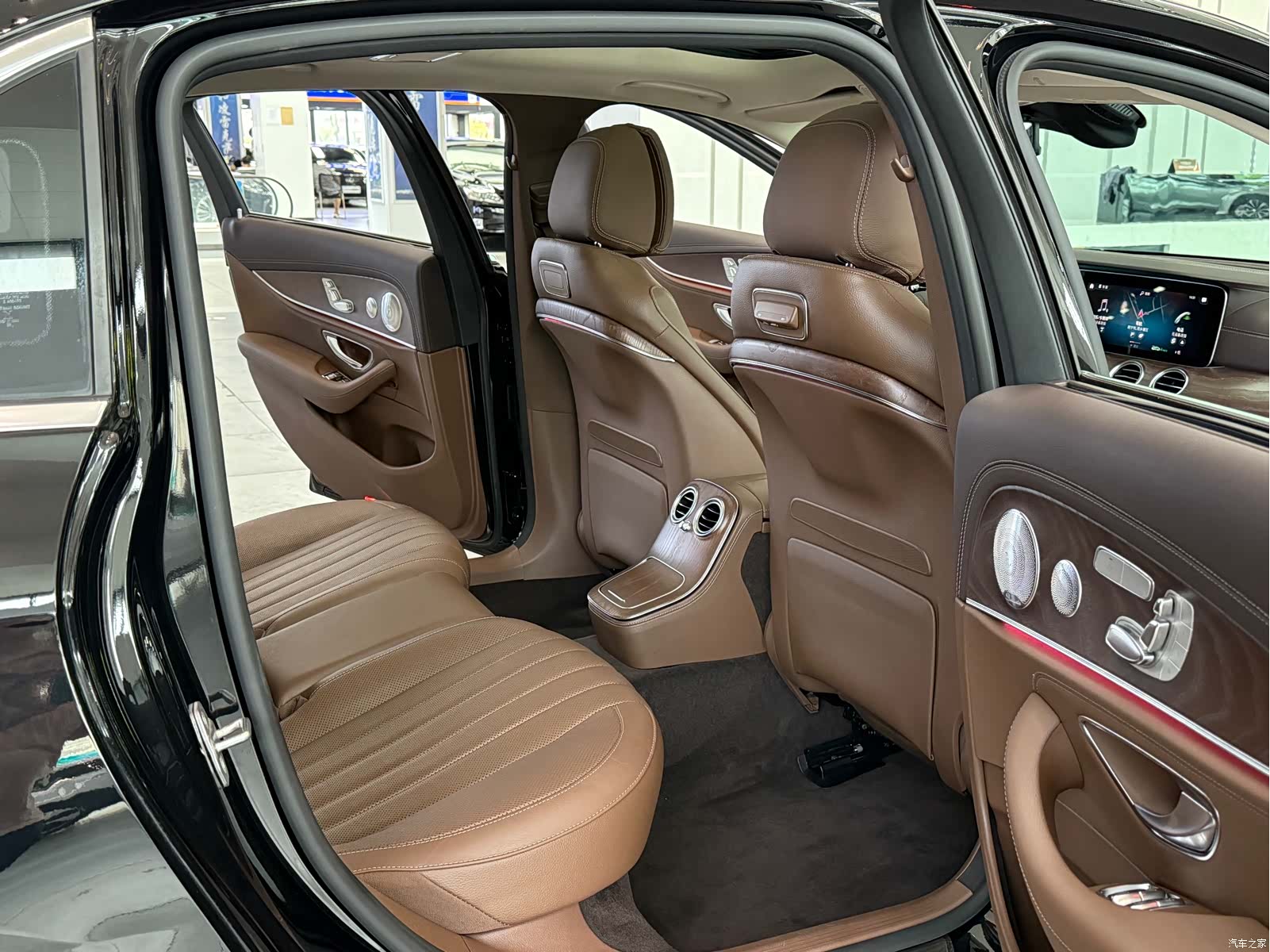 Mercedes-Benz E-Class, 2021 10