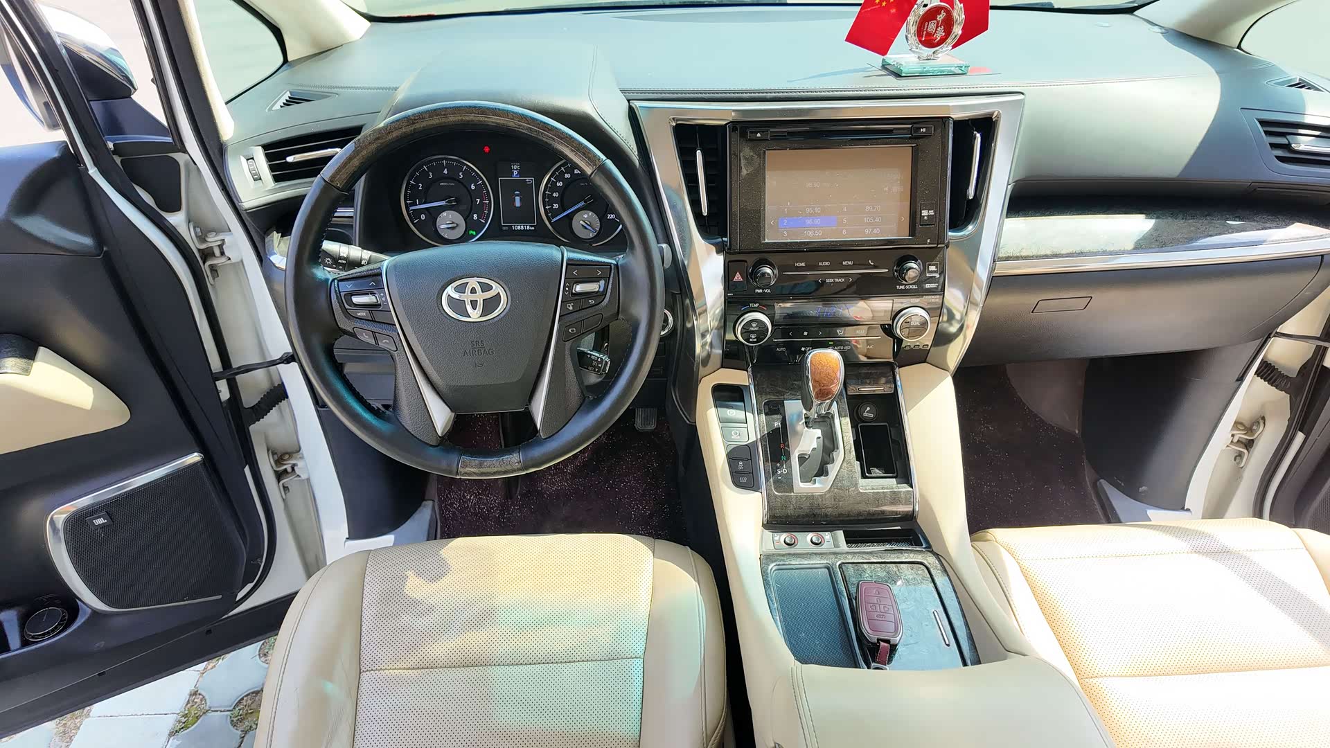 Toyota Alphard, 2017 15