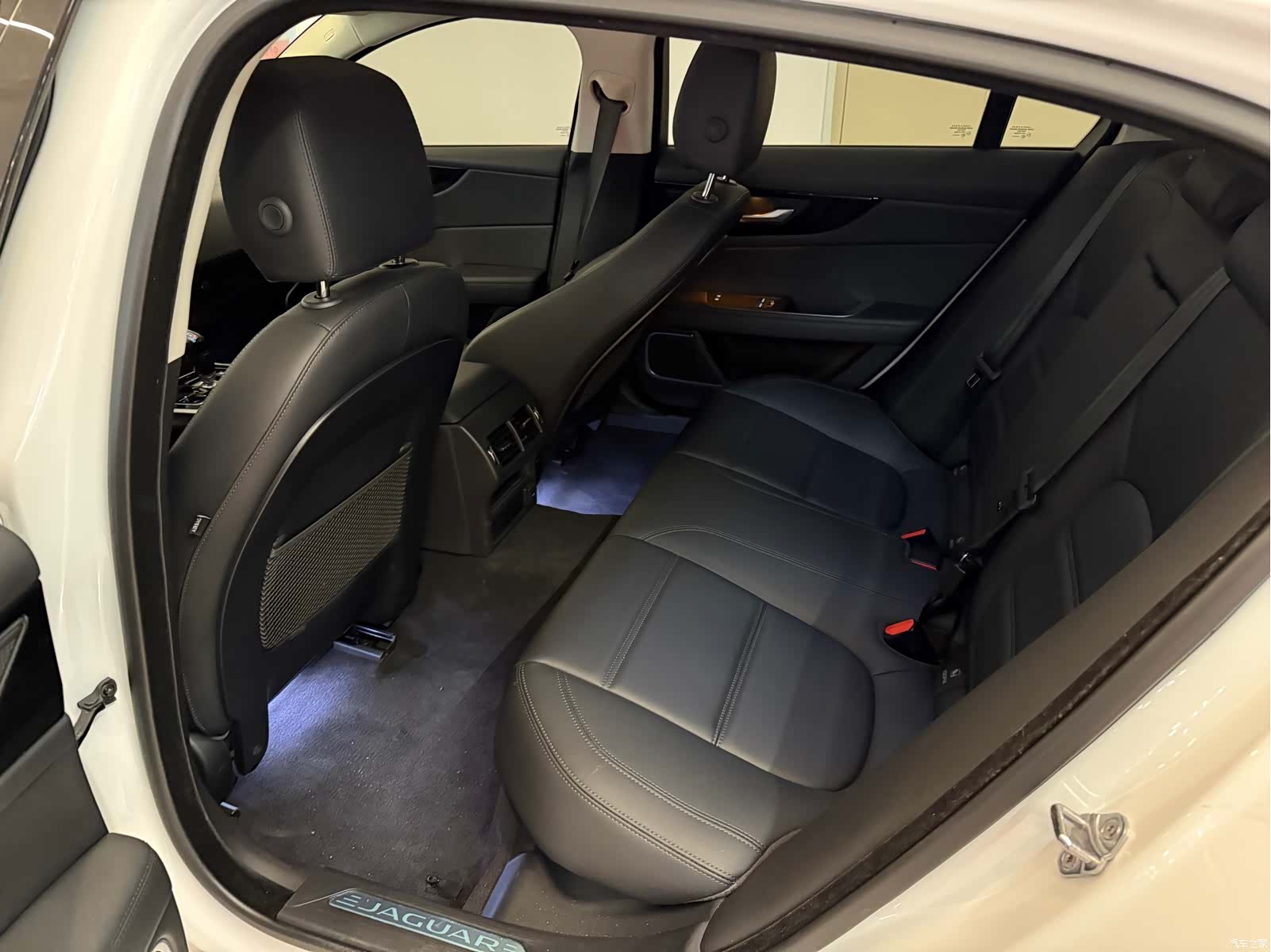 Land Rover XEL, 2020 7
