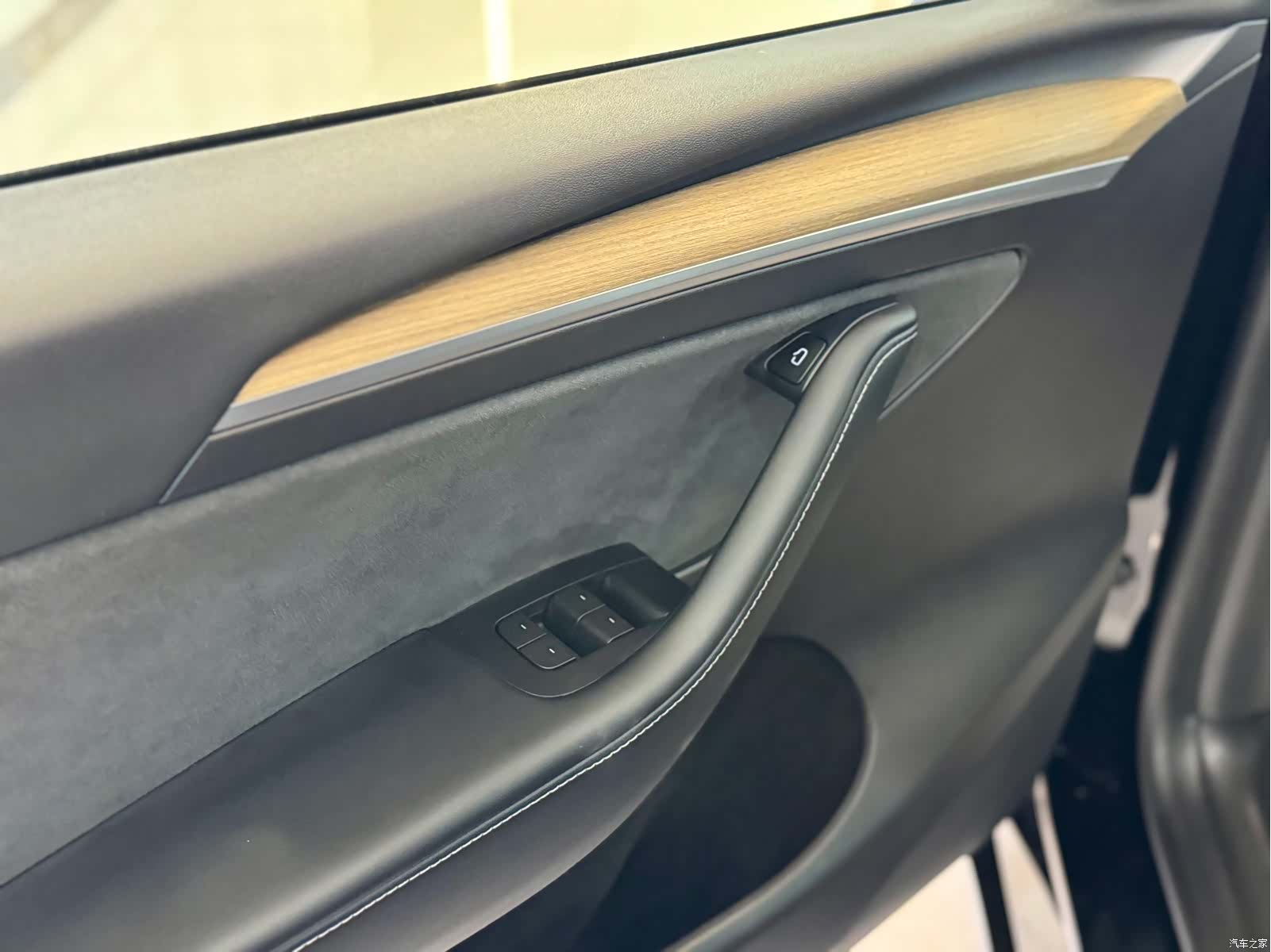 Tesla Model Y, 2023 13