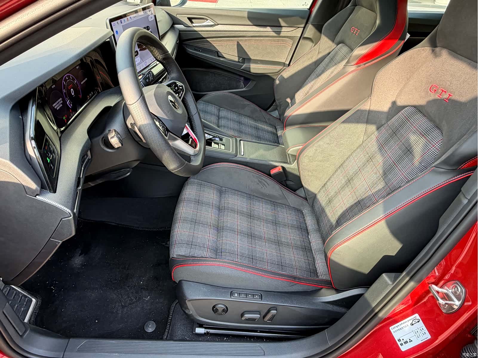 Volkswagen Golf, 2025 все фото
