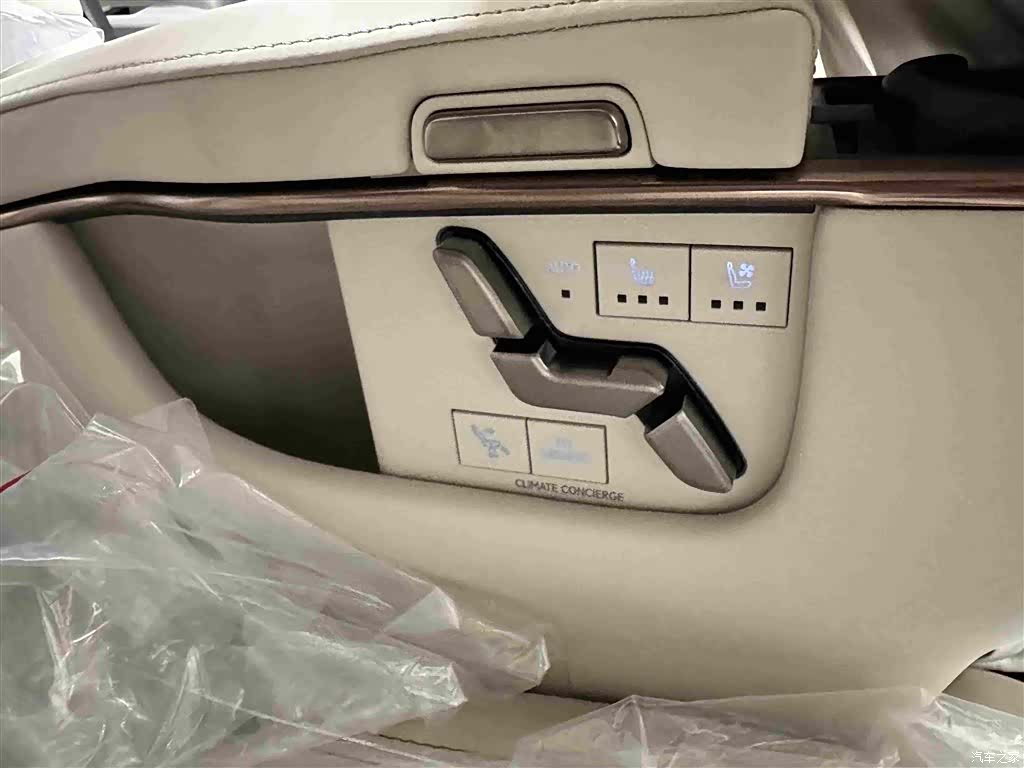 Lexus LM, 2026 29