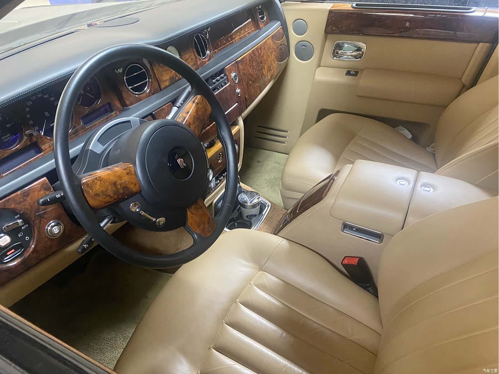 Rolls-Royce Phantom, 2009 6