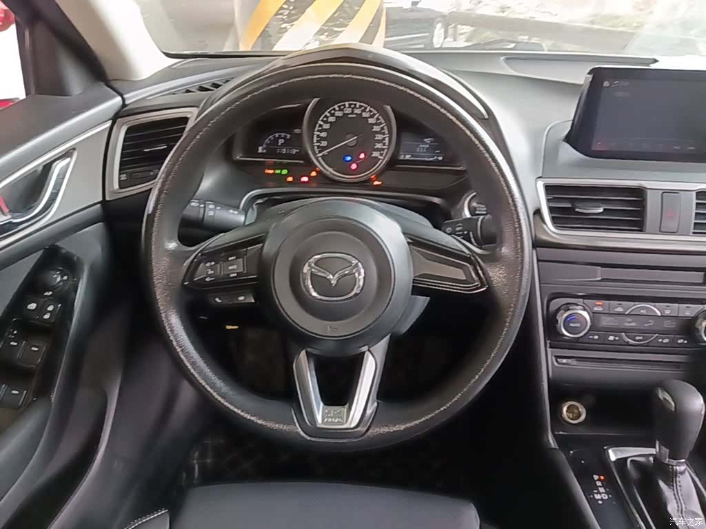 Mazda Mazda3, 2019 11