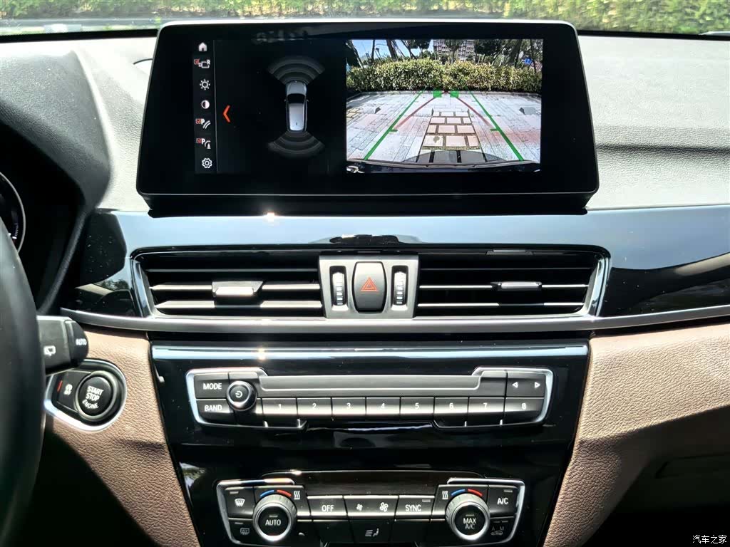 BMW X1, 2022 все фото