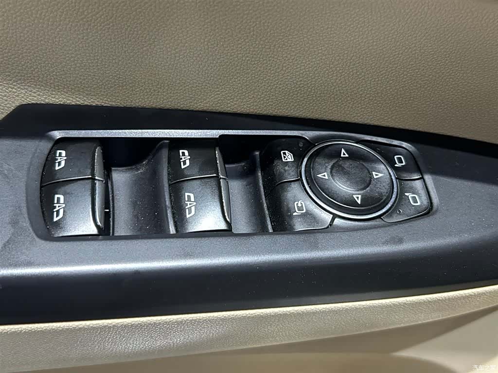 Buick GL8, 2023 10