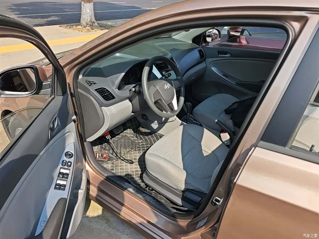 Hyundai GLS, 2016 15