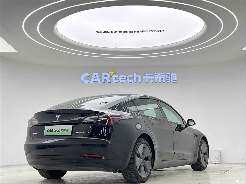 Tesla Model 3, 2023 4