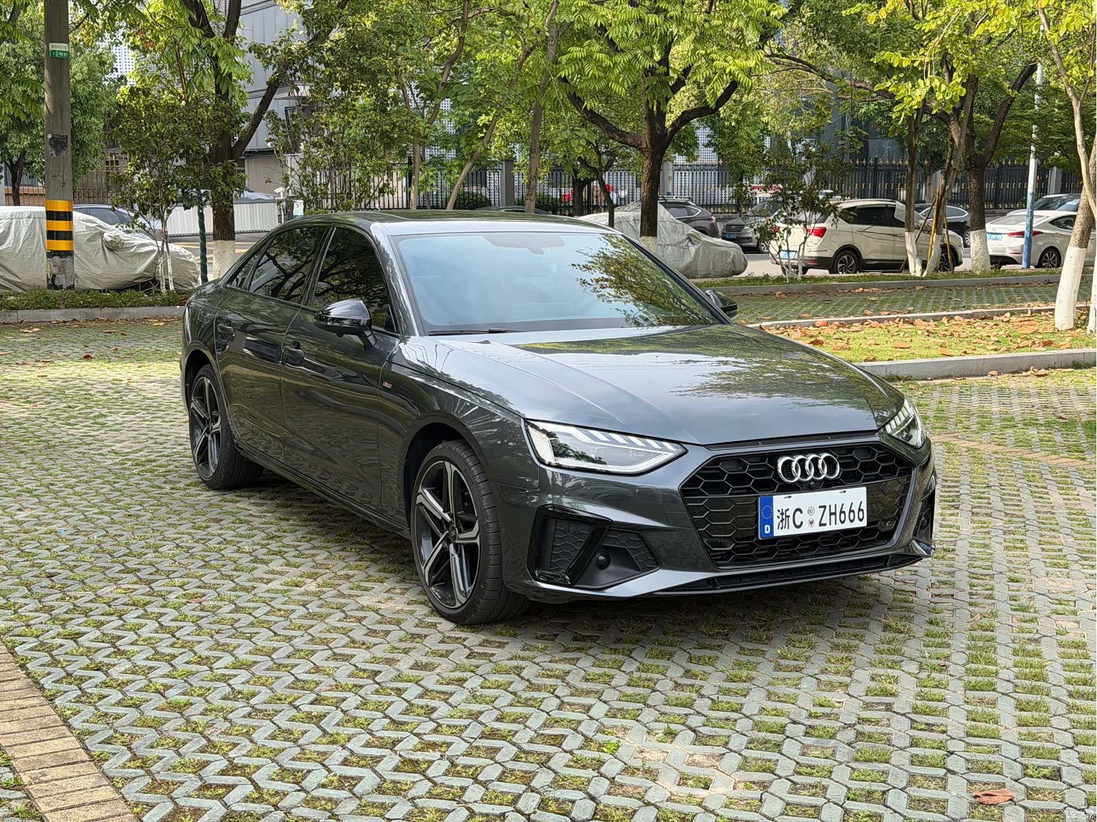 Audi A4L, 2025 3