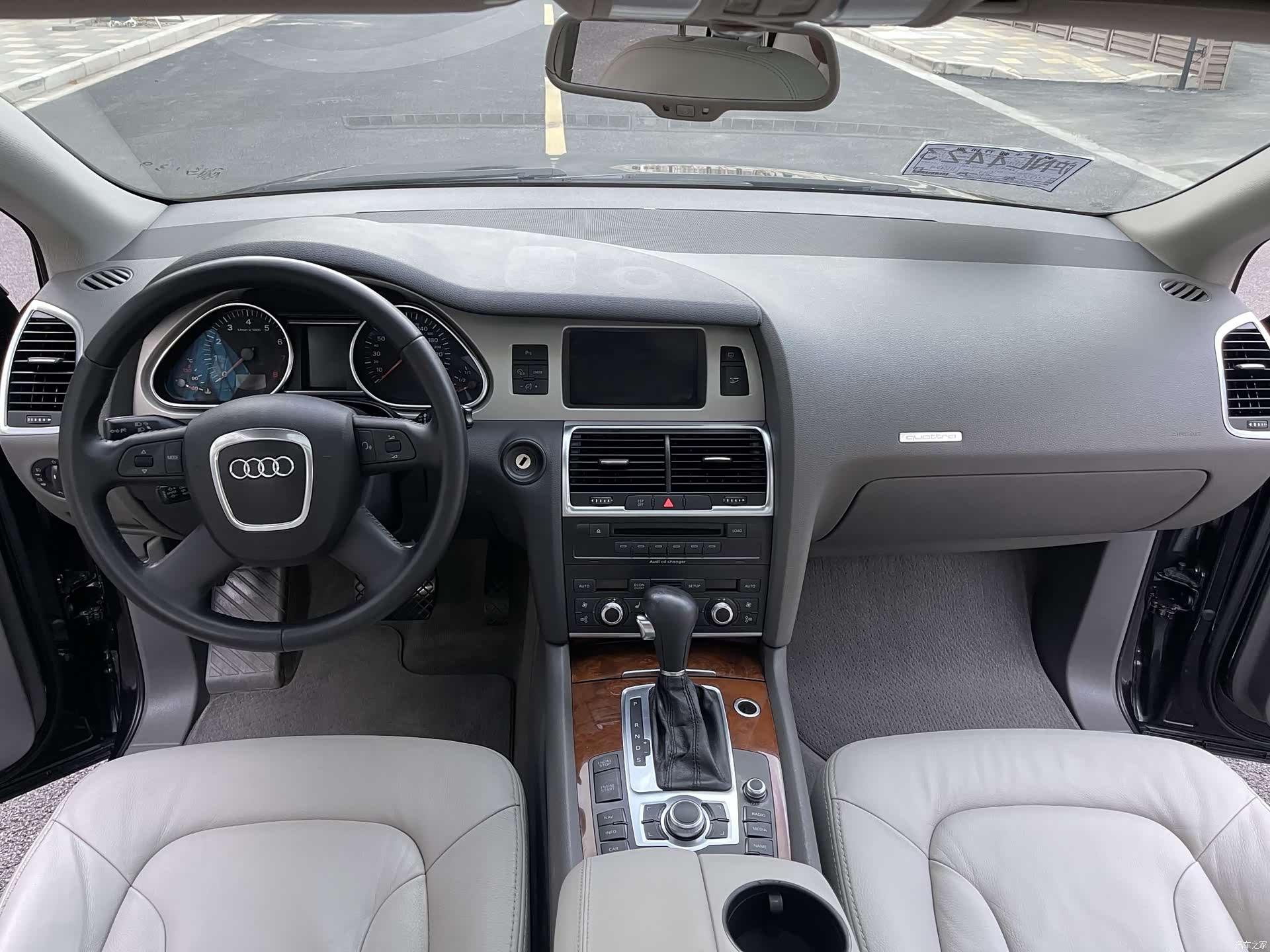 Audi Q7, 2009 8