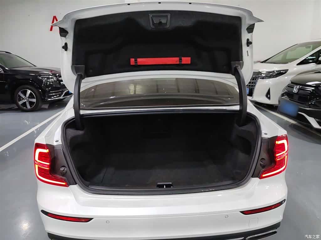 Volvo S60, 2022 15