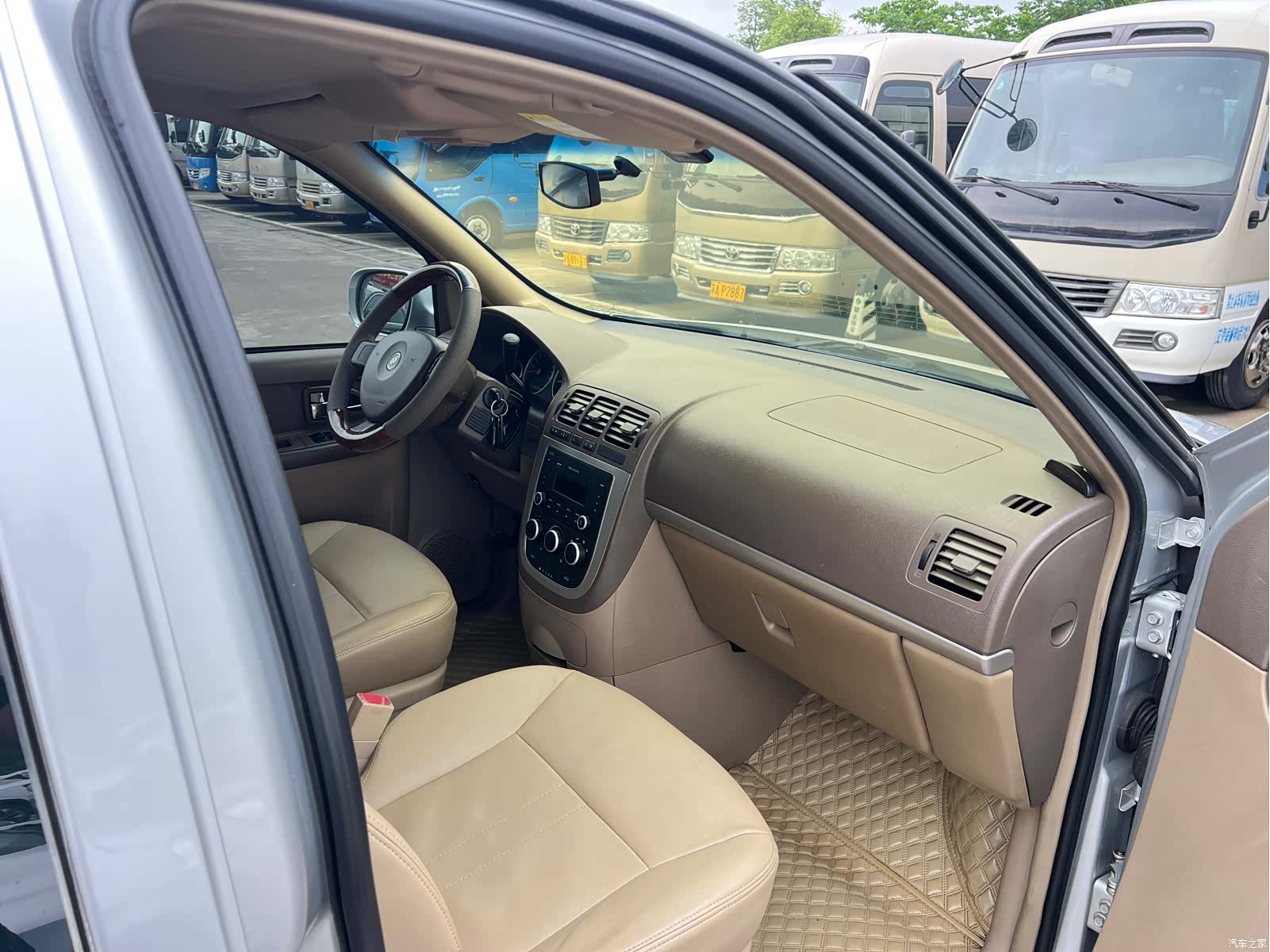 Buick GL8, 2015 15