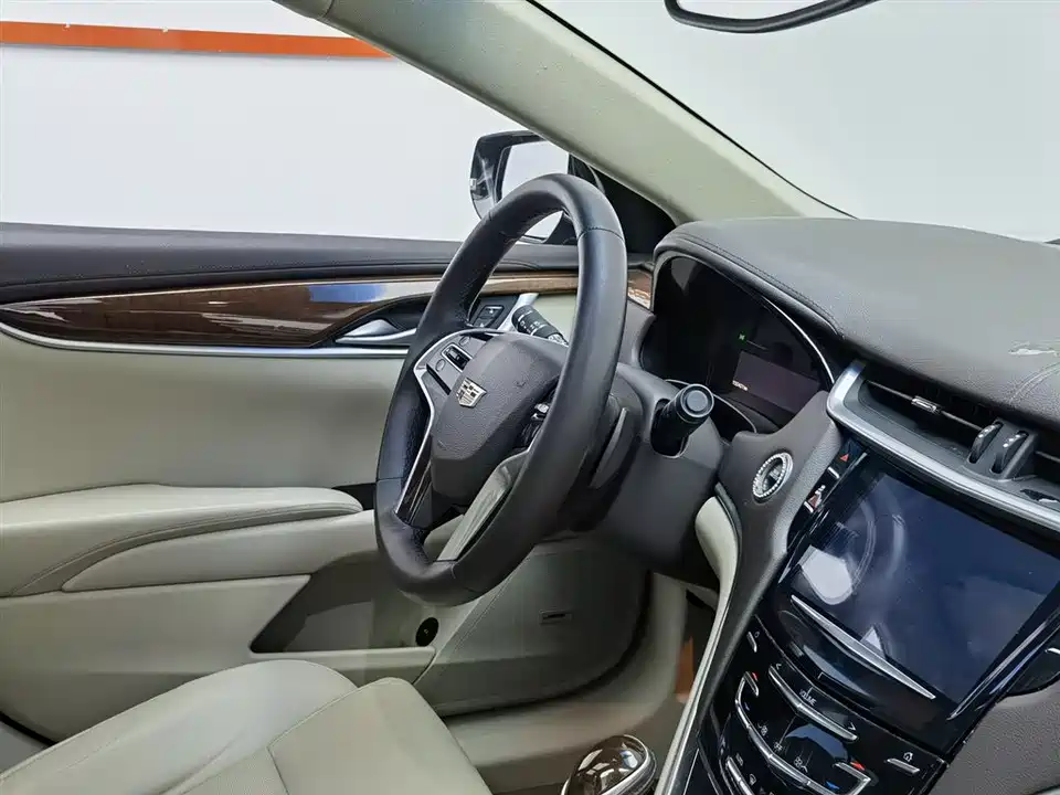 Cadillac XTS