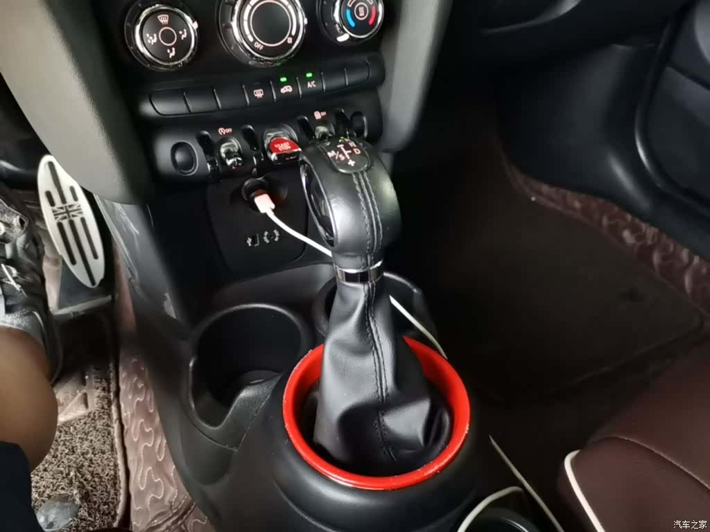 Mini ONE, 2017 14
