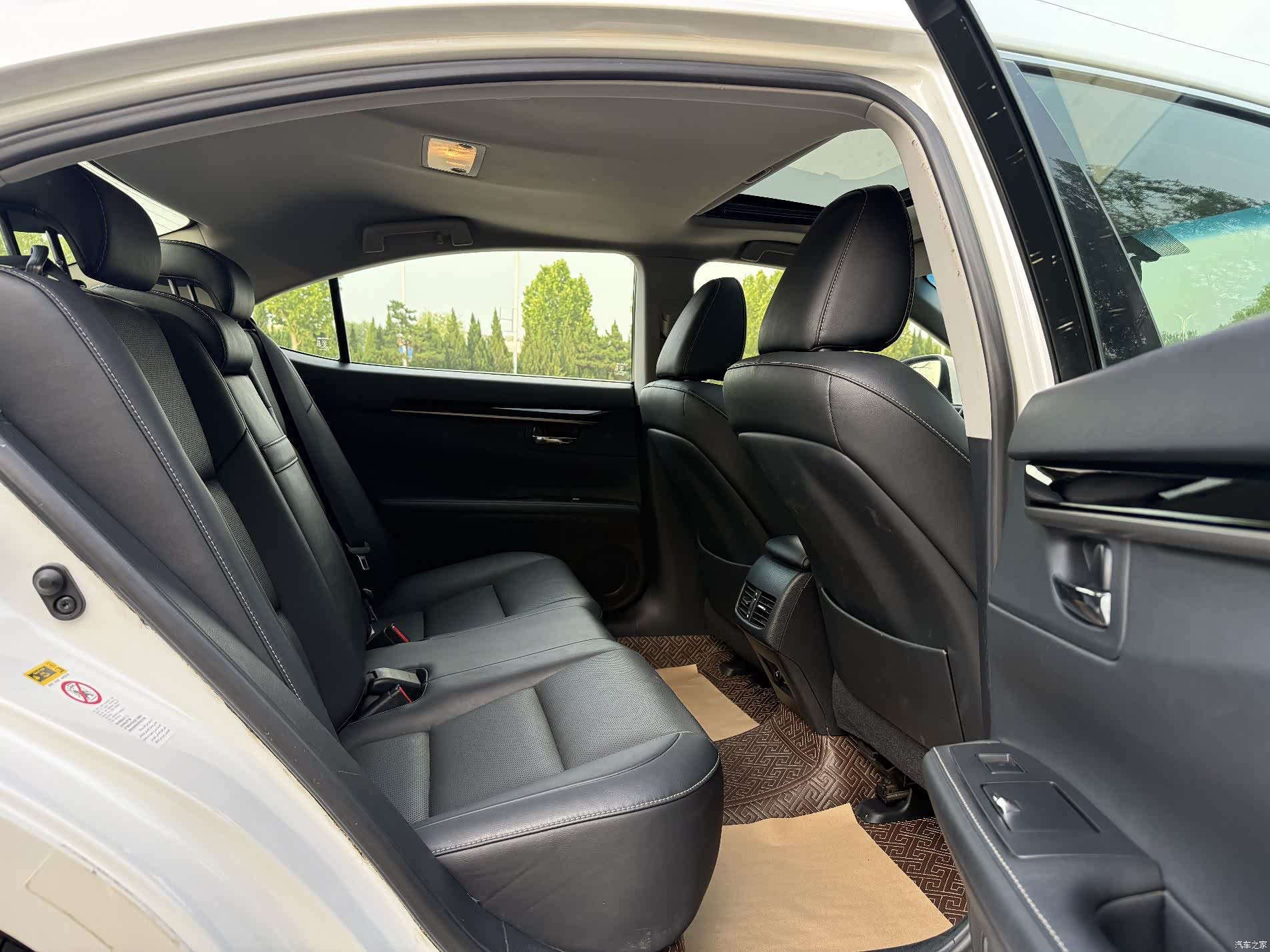 Lexus ES, 2015 12