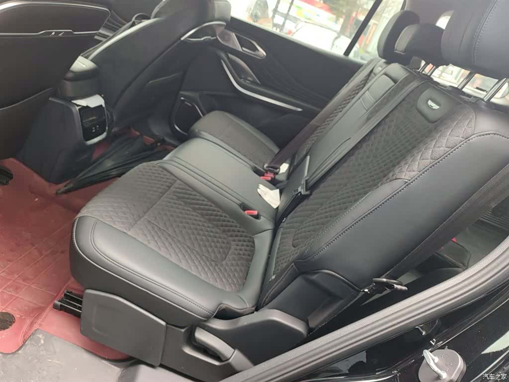 Hongqi HS7, 2025 13
