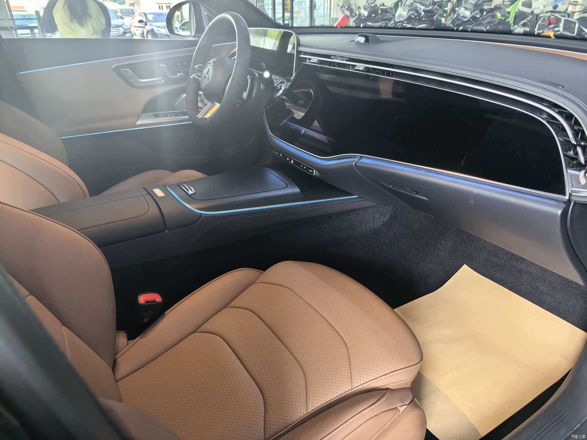 Mercedes-Benz E-Class, 2024 8
