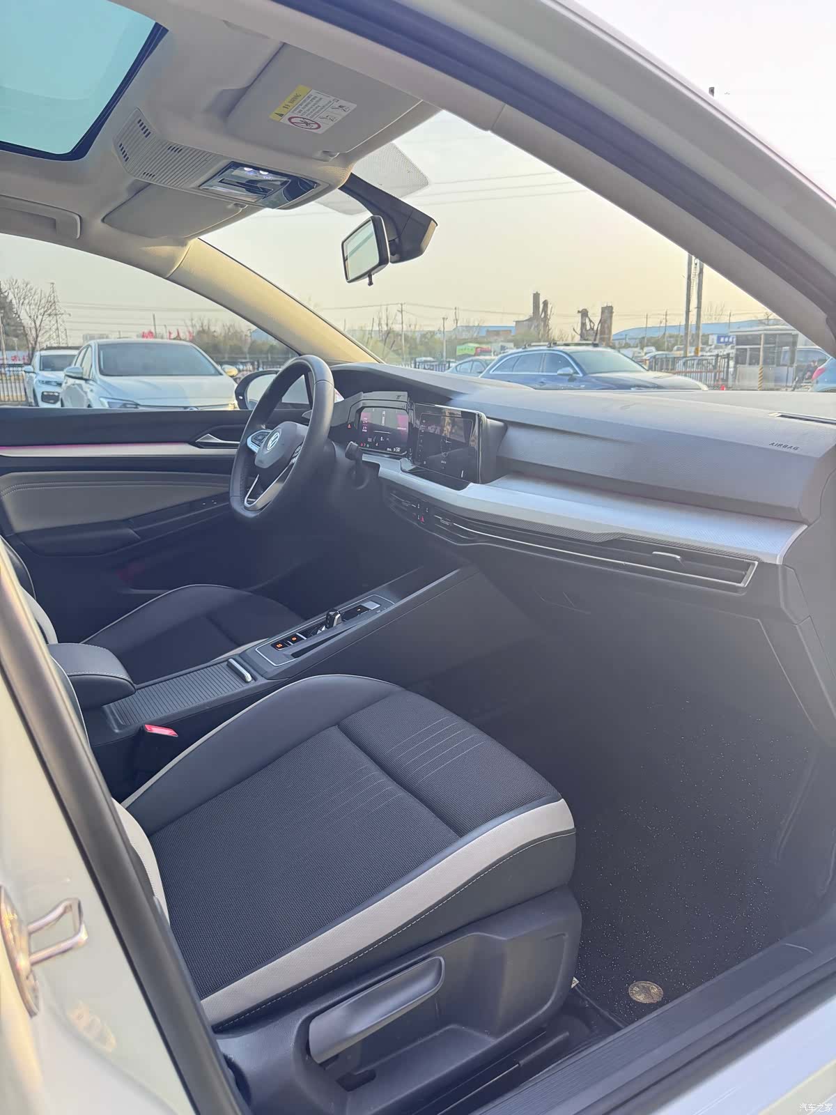 Volkswagen Golf, 2024 10