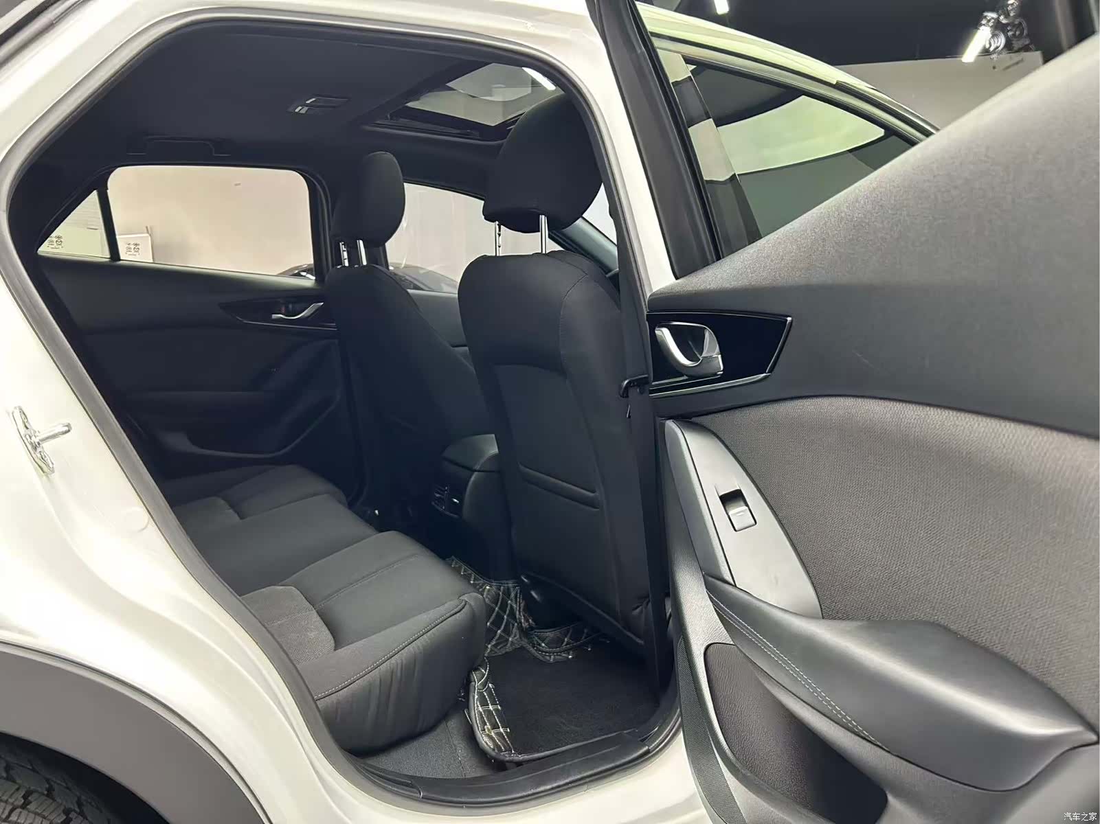 Mazda CX-4, 2023 20