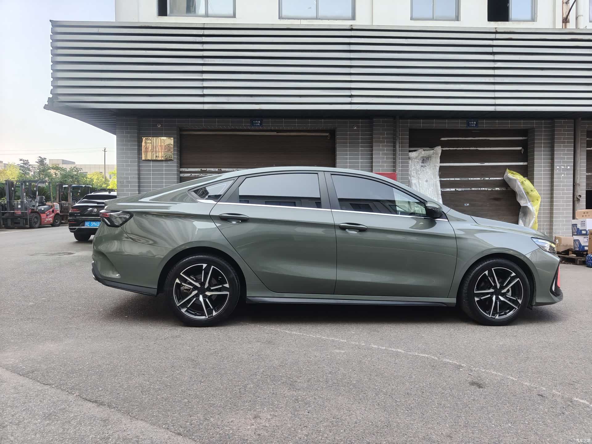 Geely Binray, 2023 7