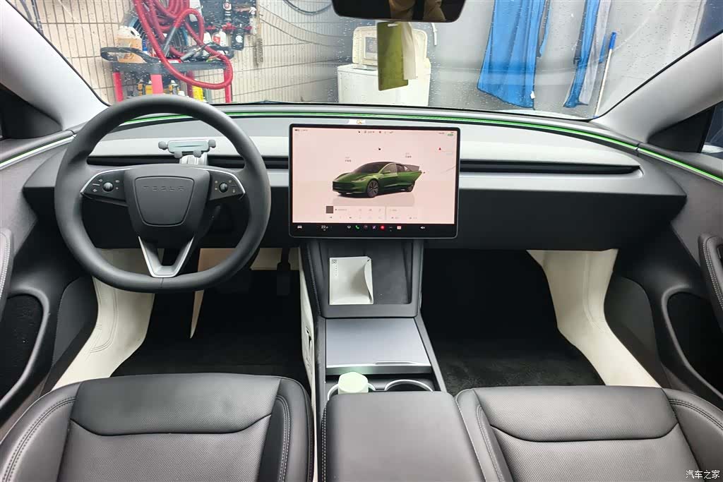 Tesla Model 3, 2024 12