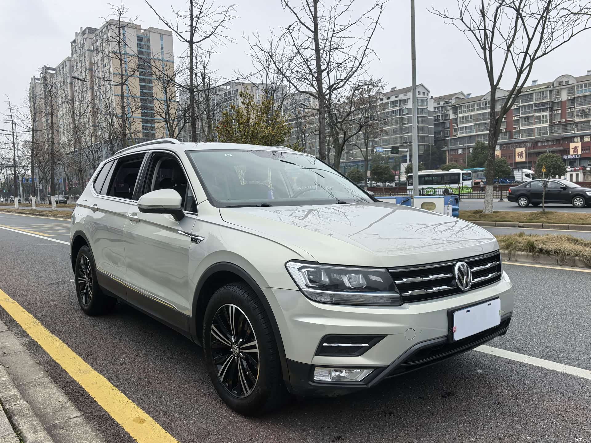 Volkswagen Tiguan L, 2020 3
