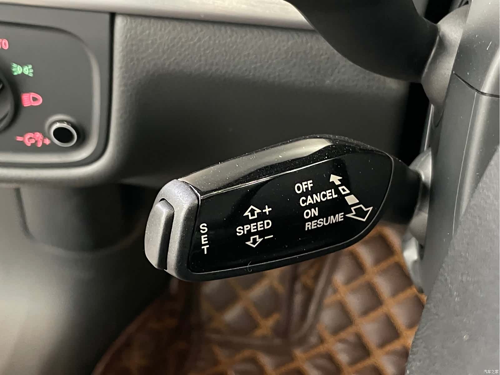 Audi A8L, 2015 24