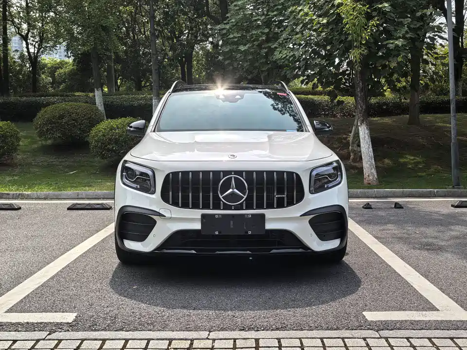 Mercedes-Benz GLB AMG