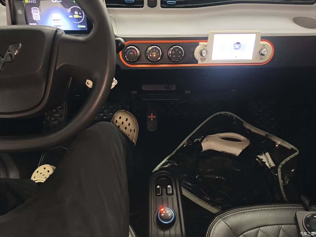 Wuling MINIEV, 2022 13