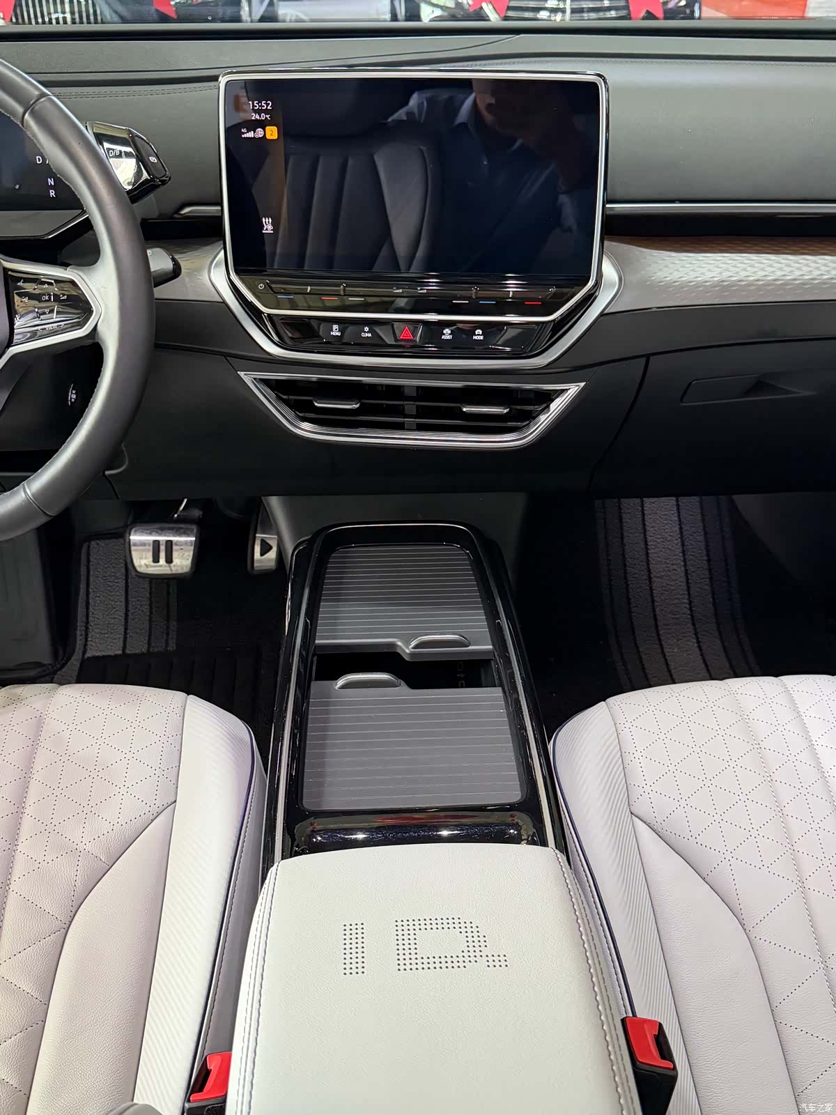 Volkswagen ID.6, 2024 9