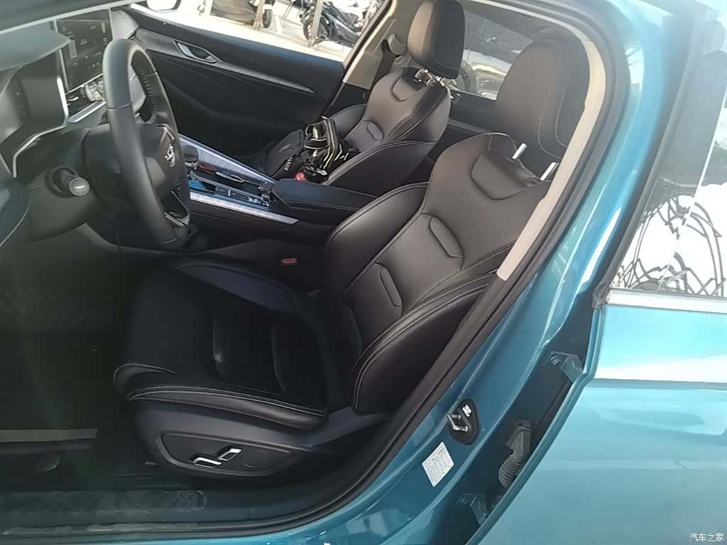 Geely Preface, 2022 15