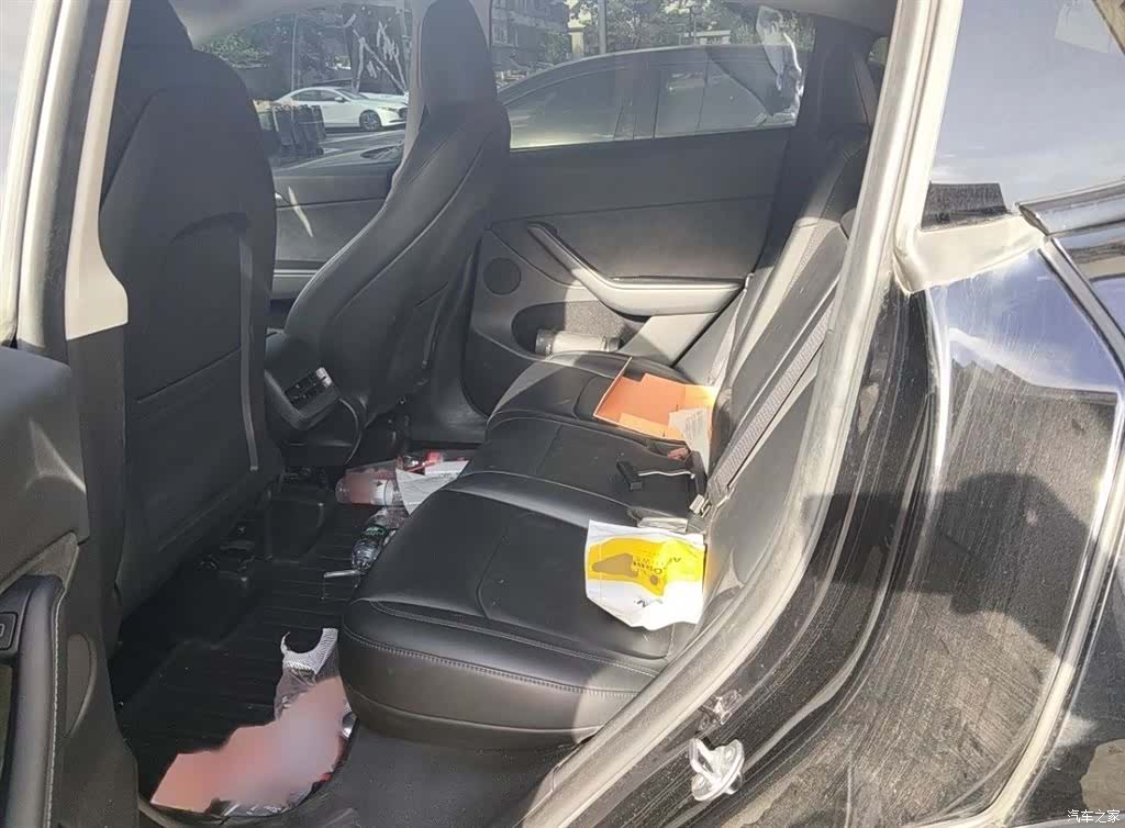 Tesla Model Y, 2022 13