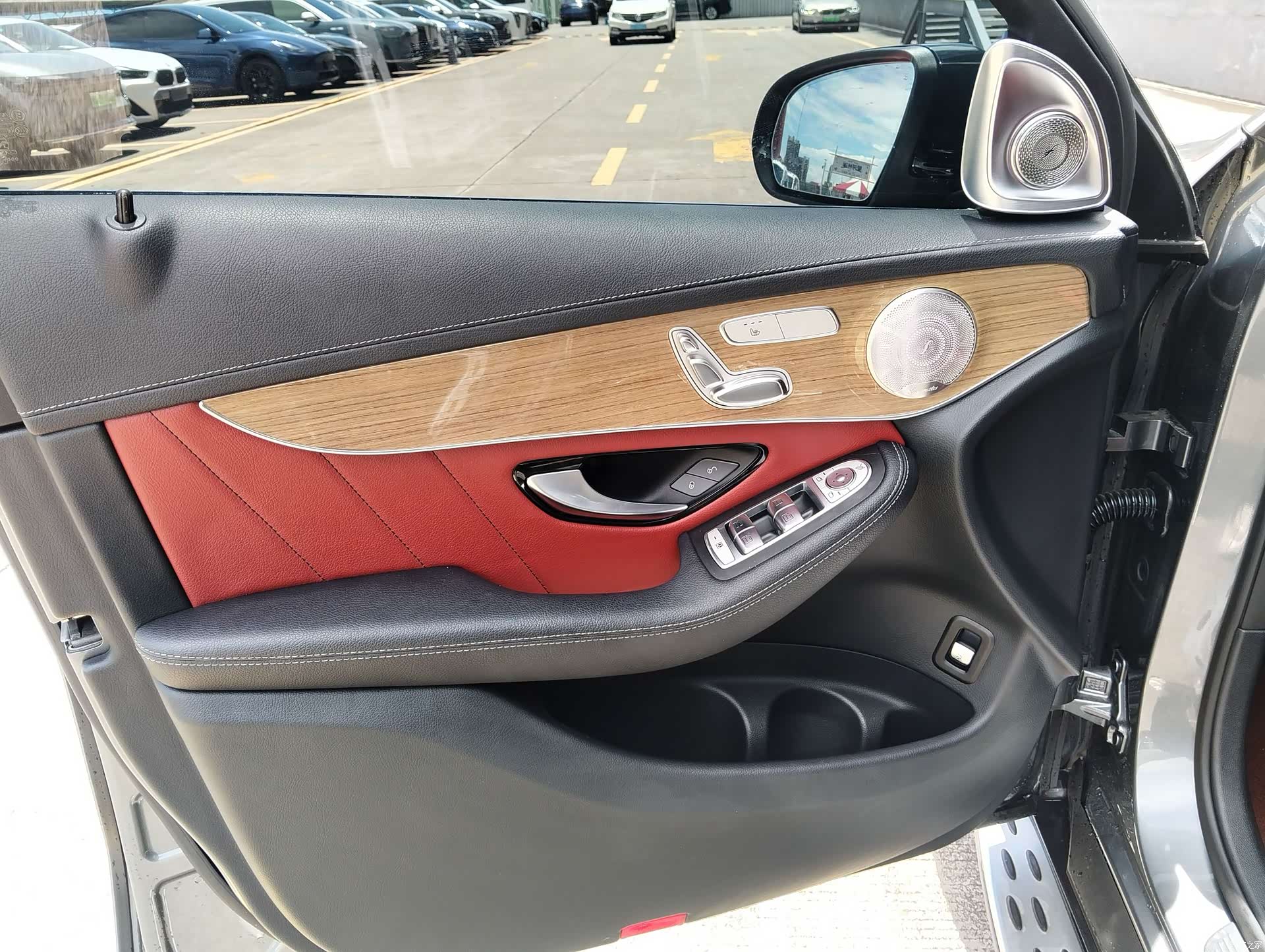 Mercedes-Benz GLC, 2018 16