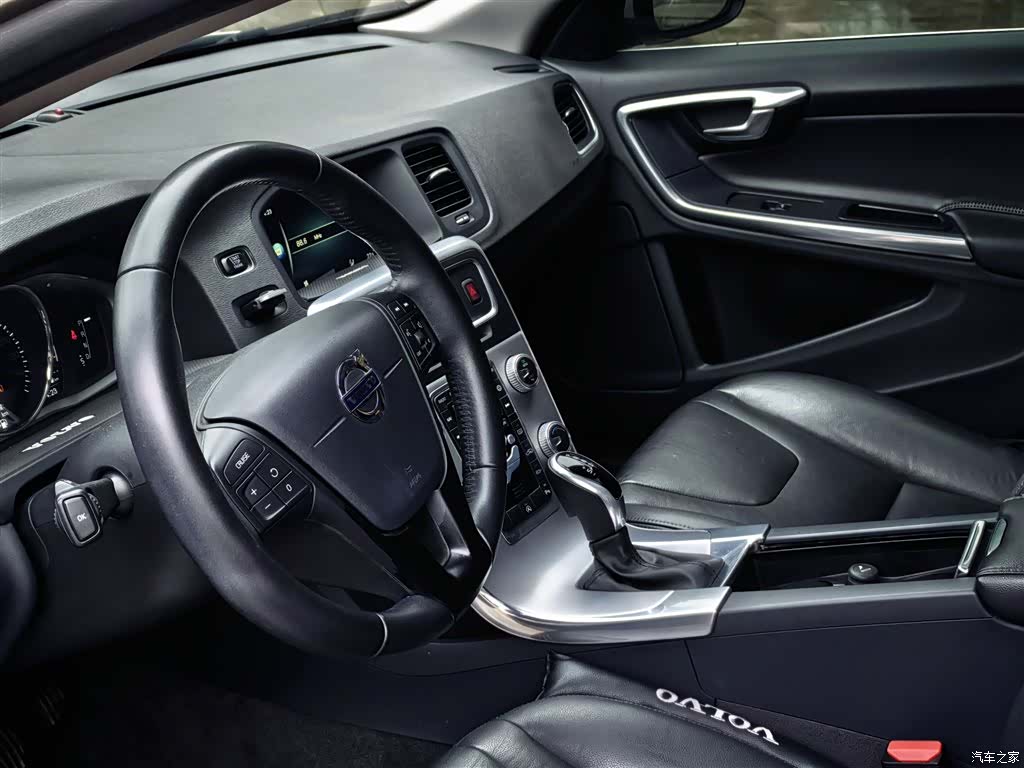 Volvo V60, 2017 14