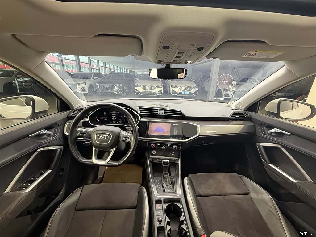 Audi Q3, 2022 10