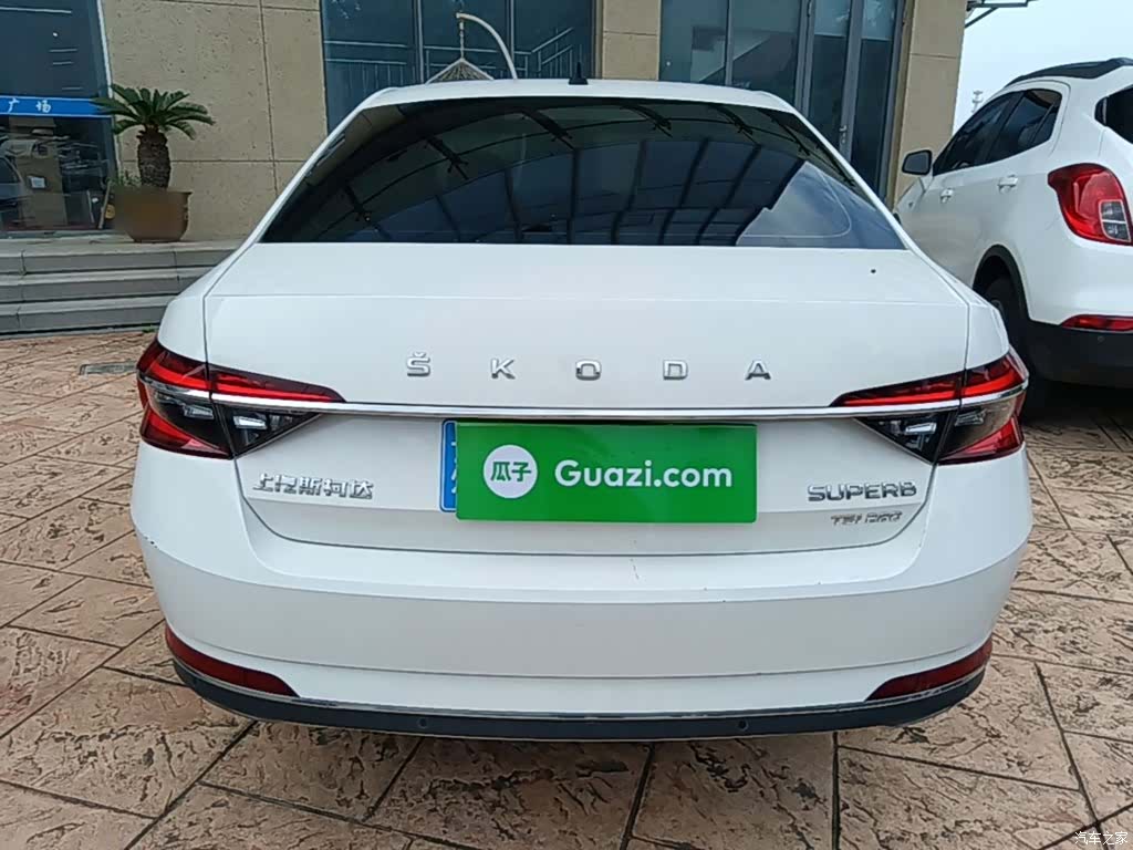Skoda Superb, 2020 6