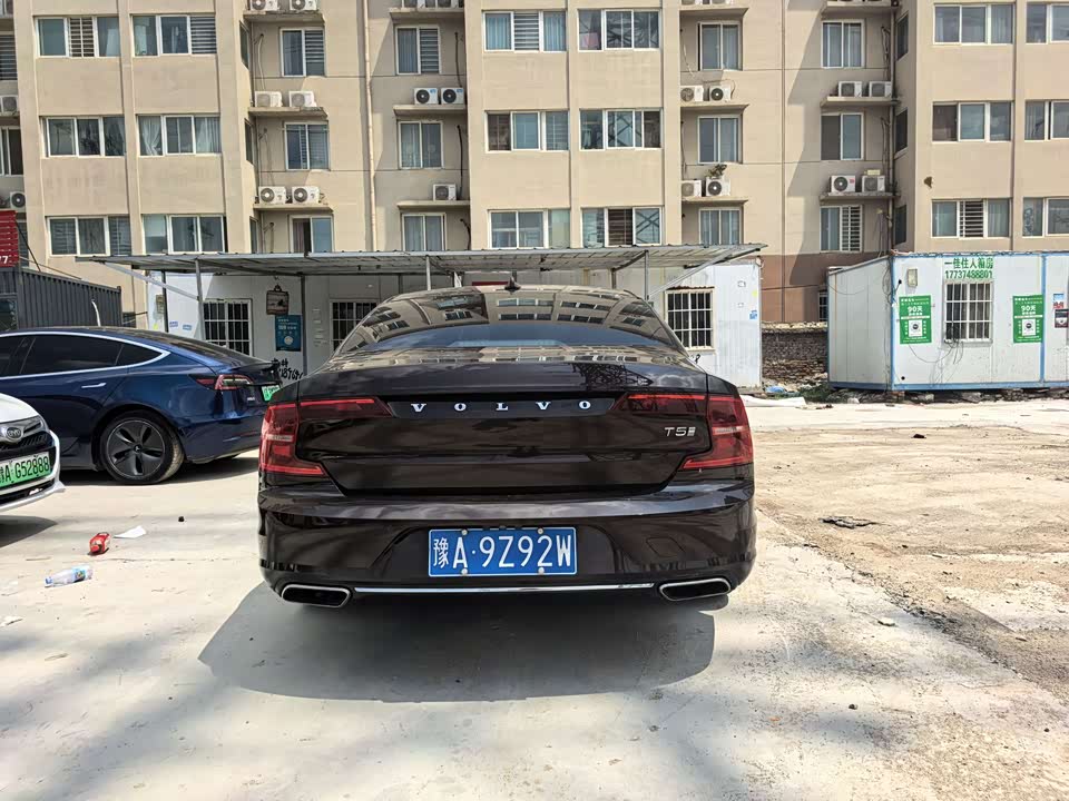Volvo S90