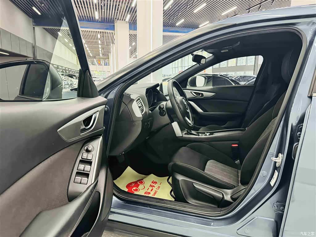 Mazda CX-4, 2018 11