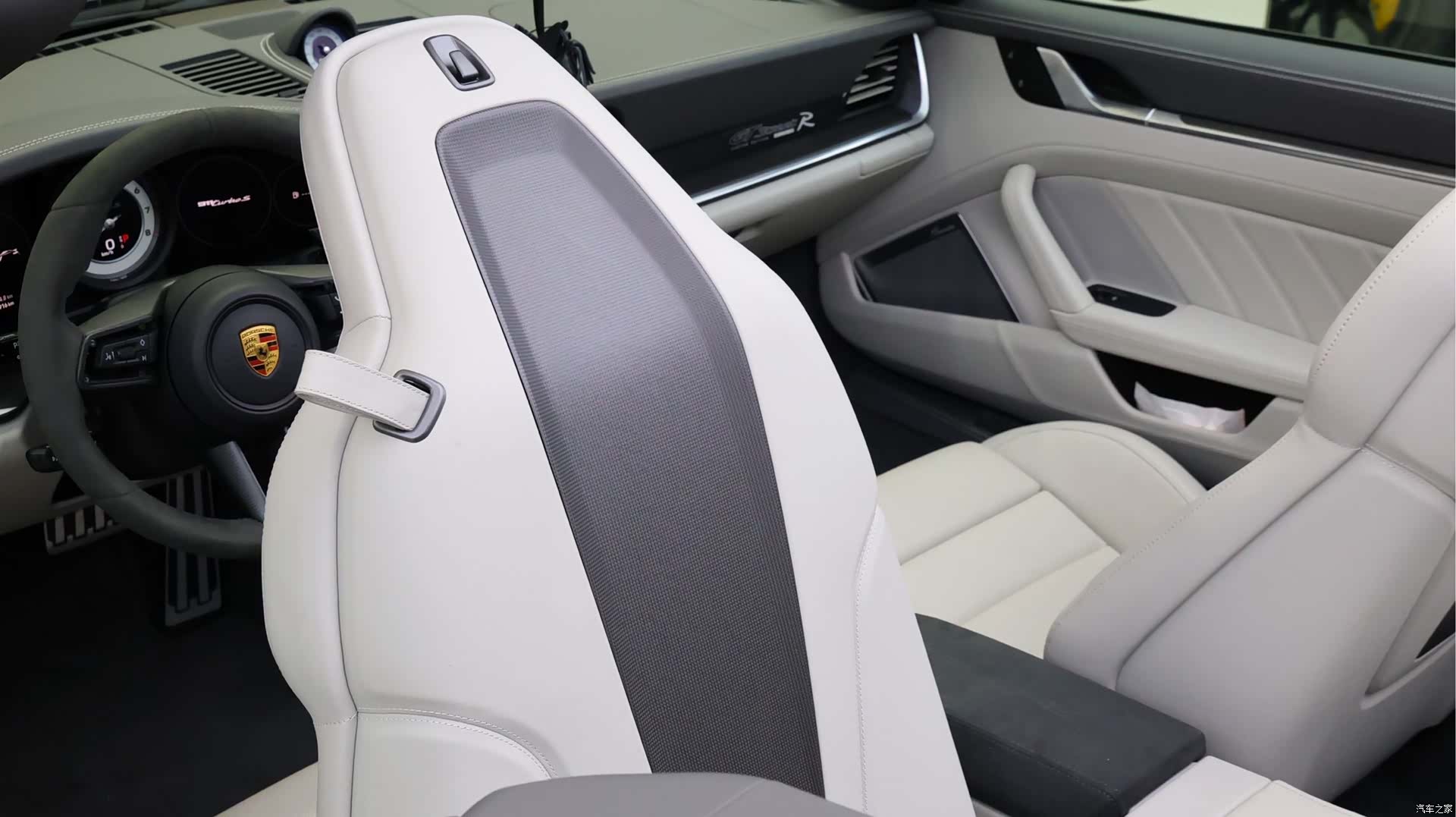 Porsche 911, 2023 25