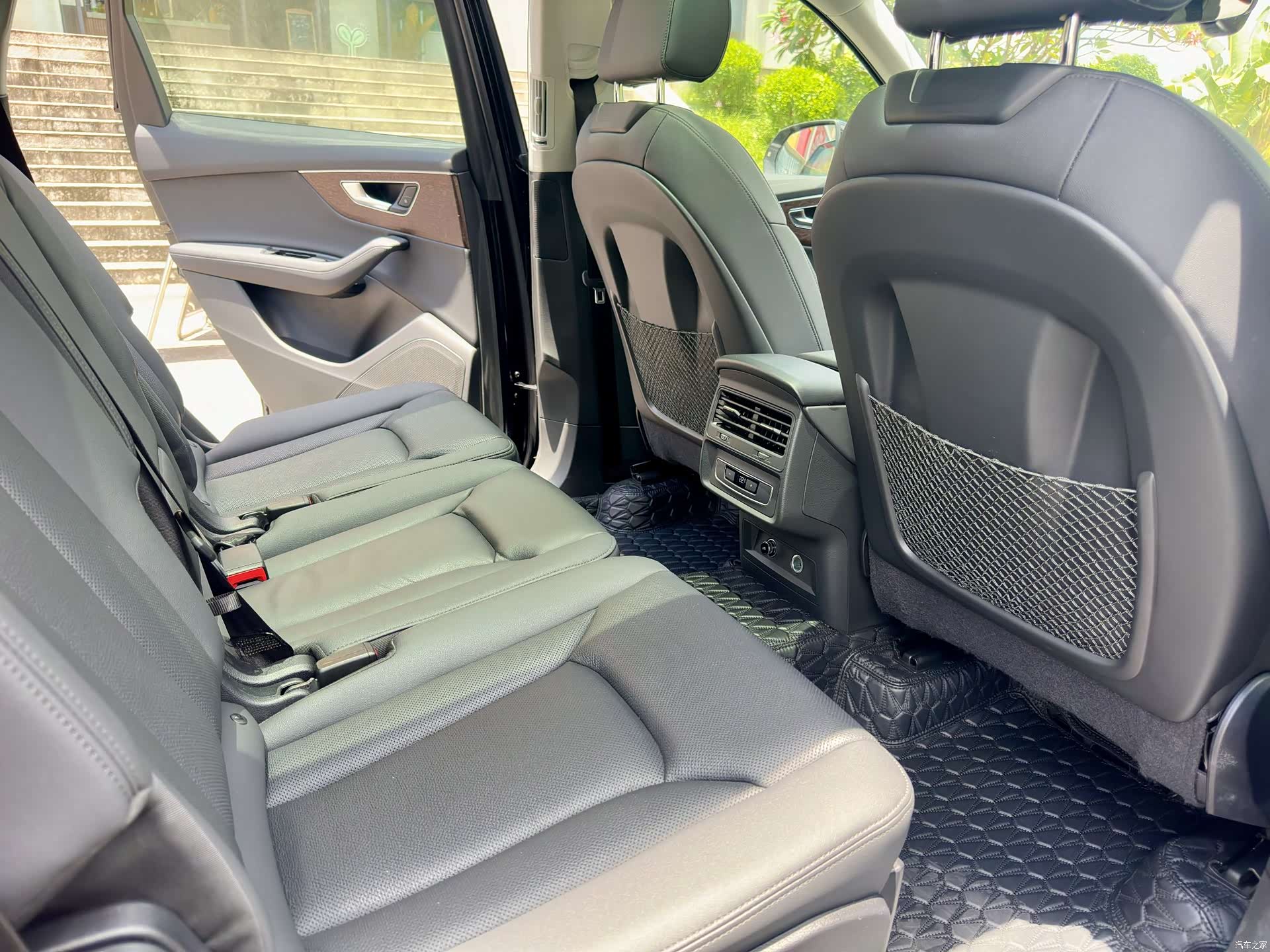 Audi Q7, 2024 13
