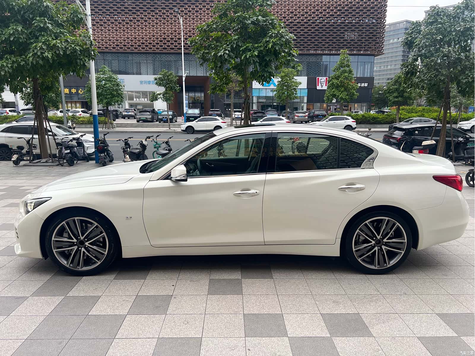 Infiniti Q50, 2015 13