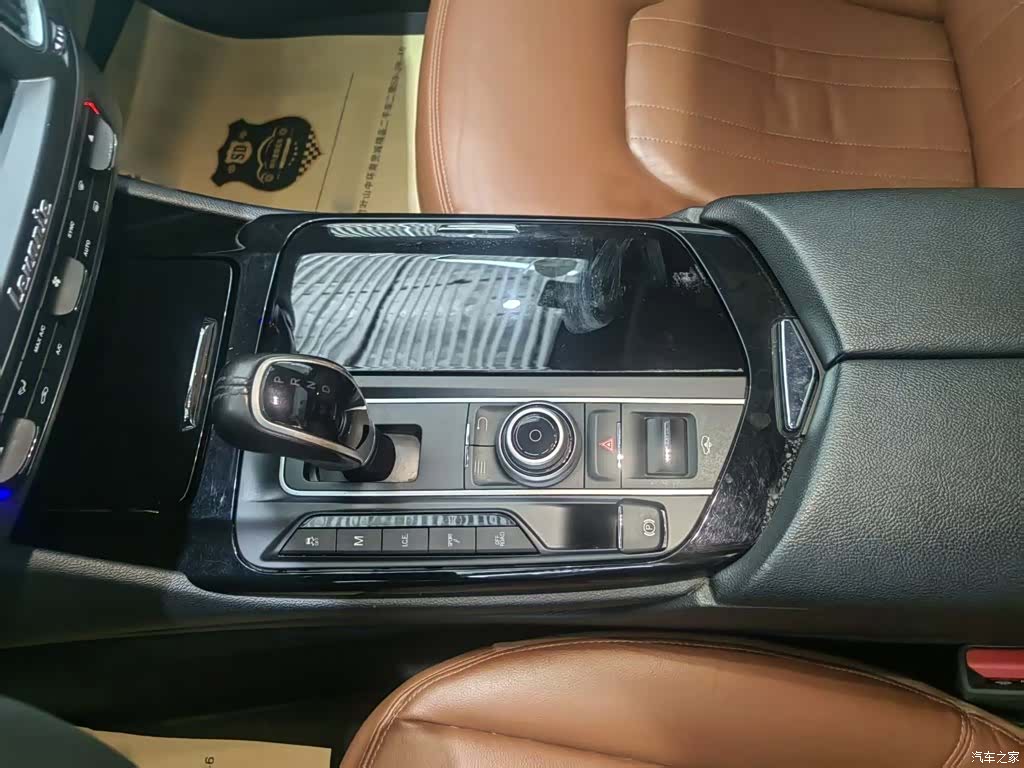 Maserati Levante, 2017 все фото