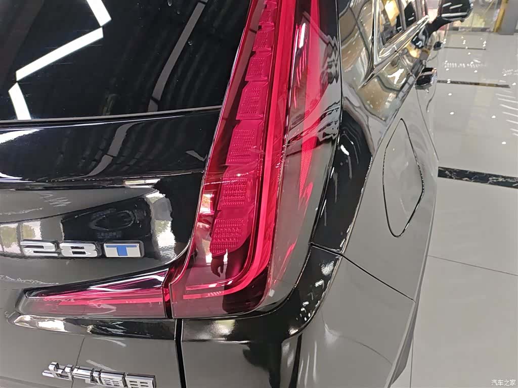 Cadillac XT4, 2023 8