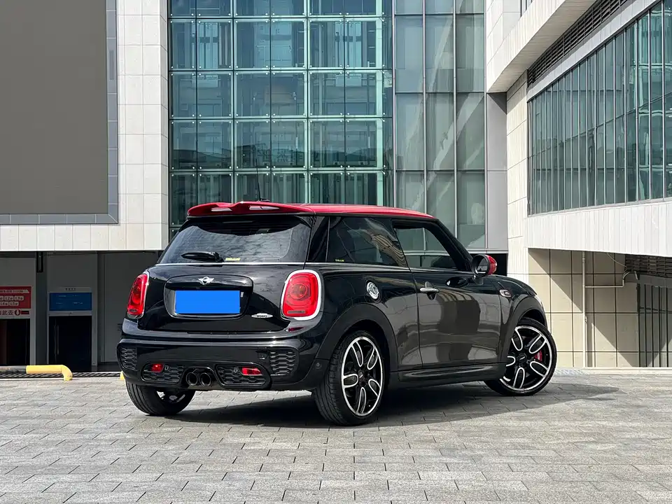 MINI JCW