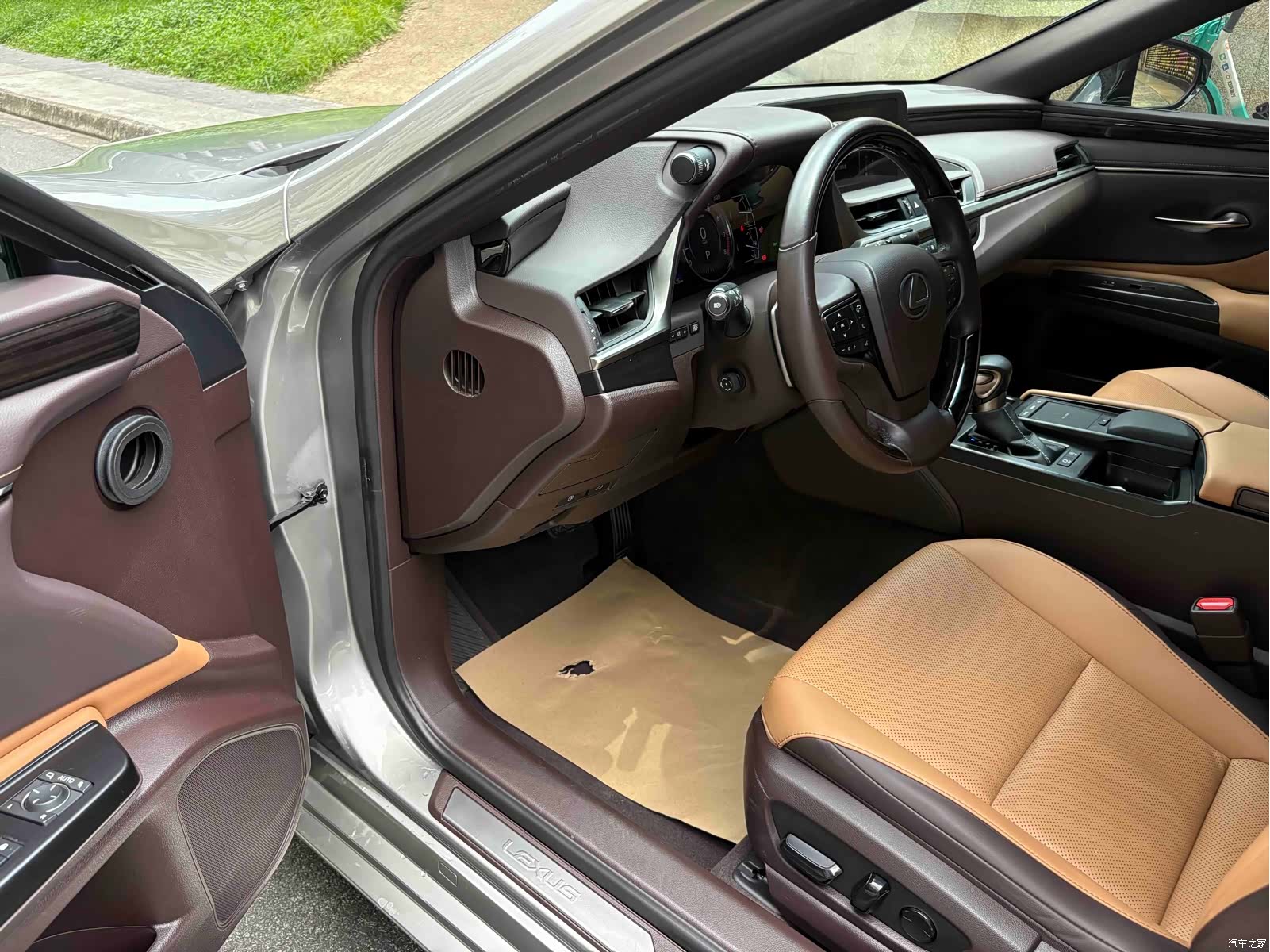Lexus ES, 2020 10